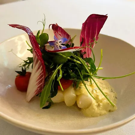 Hotell Le Victor Hugo - Et Restaurant - Logis 2*