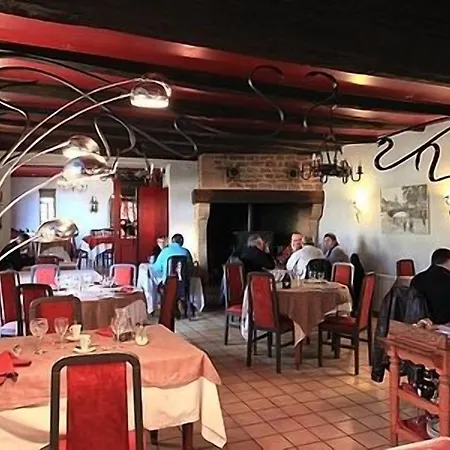 Hotell Le Victor Hugo - Et Restaurant - Logis Saint-Céré