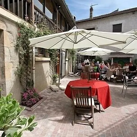Le Victor Hugo - Et Restaurant - Logis Hotell Saint-Céré