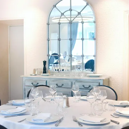 Hotel Le Victor Hugo - Et Restaurant - Logis Saint-Céré