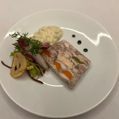 Le Victor Hugo - Et Restaurant - Logis