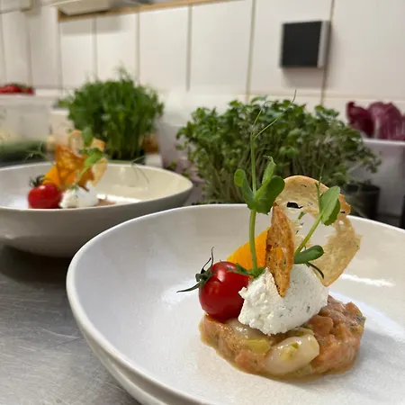 Le Victor Hugo - Et Restaurant - Logis Saint-Céré