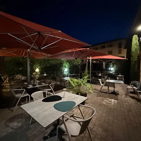 Le Victor Hugo - Et Restaurant - Logis Ξενοδοχείο Saint-Céré