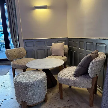 Le Victor Hugo - Et Restaurant - Logis