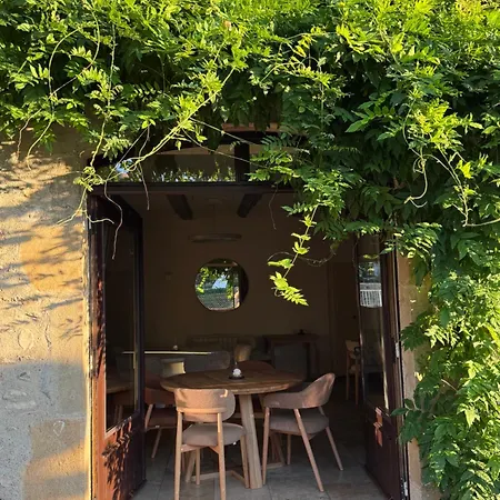 Le Victor Hugo - Et Restaurant - Logis 2* Saint-Céré