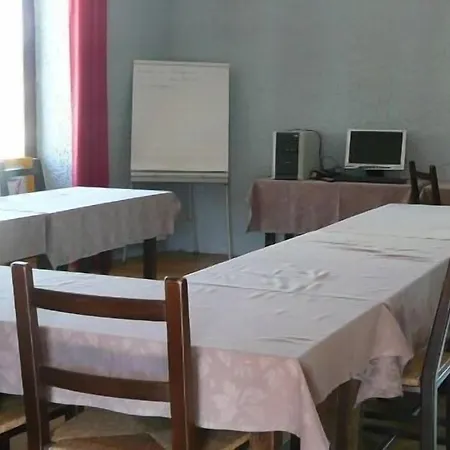 Le Victor Hugo - Et Restaurant - Logis 2* Saint-Céré