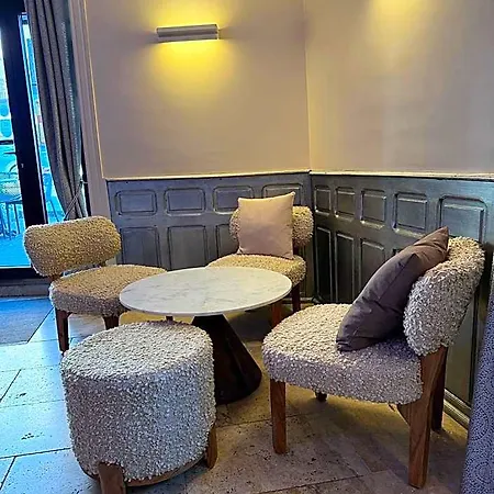 Le Victor Hugo - Et Restaurant - Logis