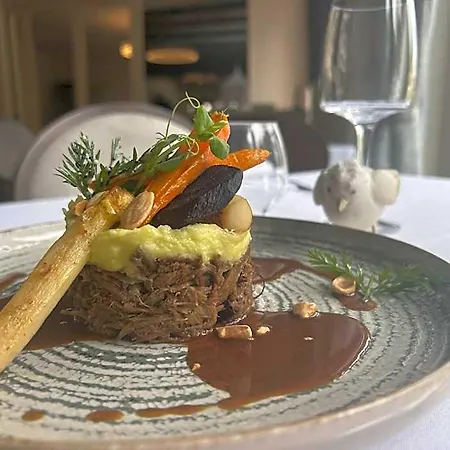 Le Victor Hugo - Et Restaurant - Logis Saint-Céré