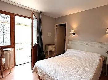 Le Victor Hugo - Et Restaurant - Logis 2* Saint-Céré