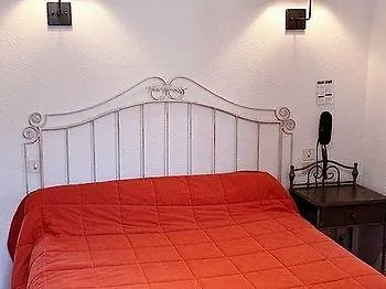 Le Victor Hugo - Et Restaurant - Logis מלון