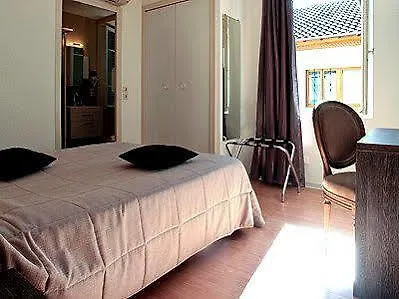 Le Victor Hugo - Et Restaurant - Logis