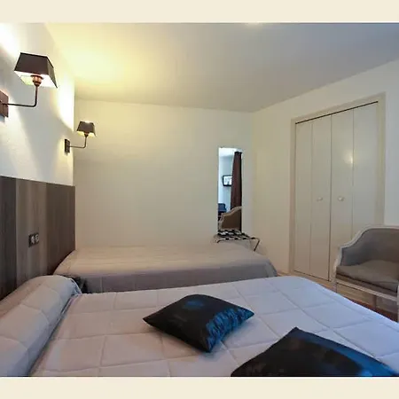 Le Victor Hugo - Et Restaurant - Logis מלון 2*