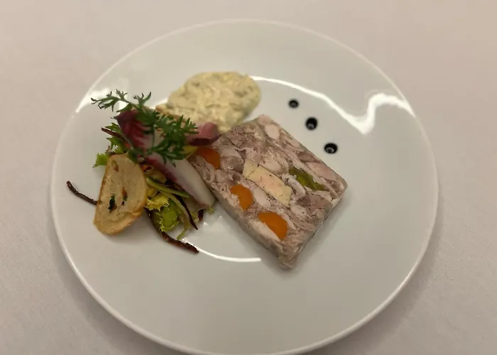 Le Victor Hugo - Et Restaurant - Logis