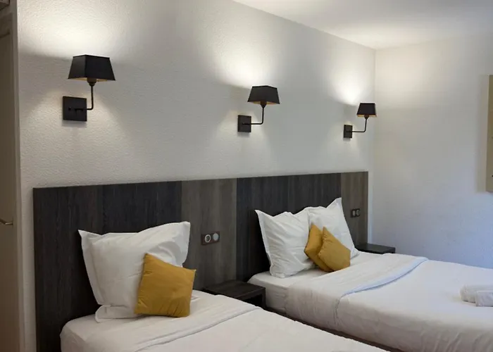 Le Victor Hugo - Et Restaurant - Logis Hotel 2*