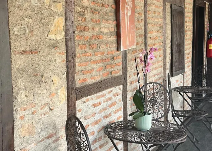 Le Victor Hugo - Et Restaurant - Logis 2* Saint-Céré