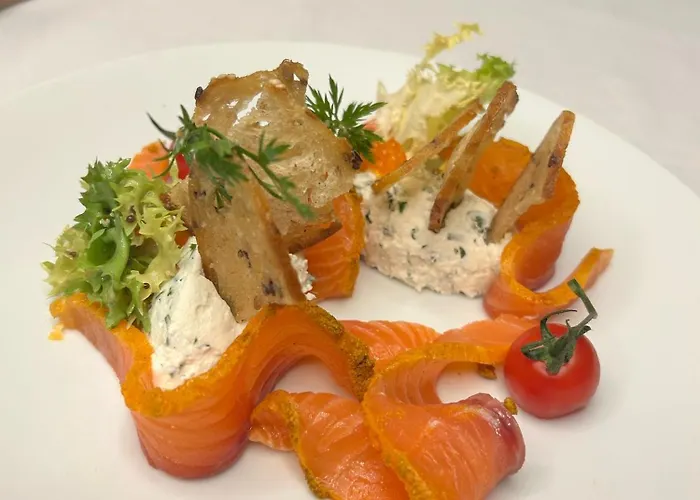 Le Victor Hugo - Et Restaurant - Logis Hotel Saint-Céré