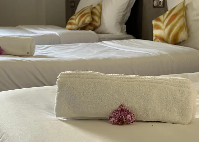 Le Victor Hugo - Et Restaurant - Logis 2*