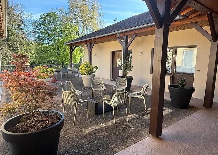 Hotel Le Victor Hugo - Et Restaurant - Logis Saint-Céré