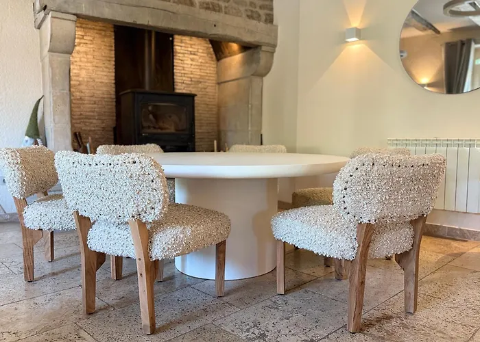 Le Victor Hugo - Et Restaurant - Logis Hotel 2*