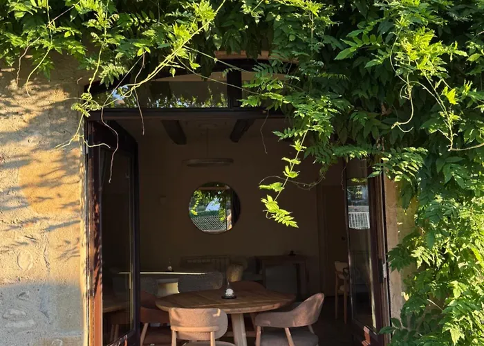 Le Victor Hugo - Et Restaurant - Logis 2* Saint-Céré