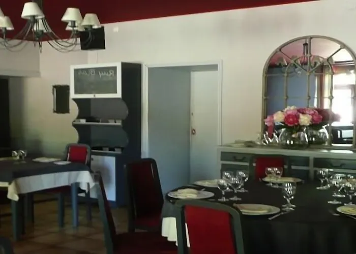 Hotel Le Victor Hugo - Et Restaurant - Logis Saint-Céré