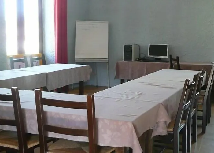 Le Victor Hugo - Et Restaurant - Logis 2* Saint-Céré