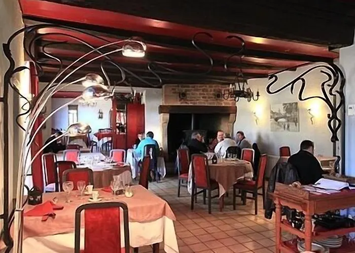 Hotel Le Victor Hugo - Et Restaurant - Logis Saint-Céré