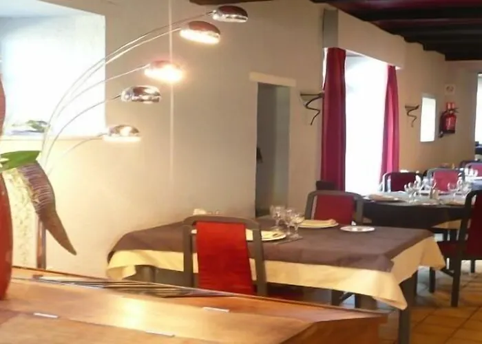 Le Victor Hugo - Et Restaurant - Logis Hotel Saint-Céré