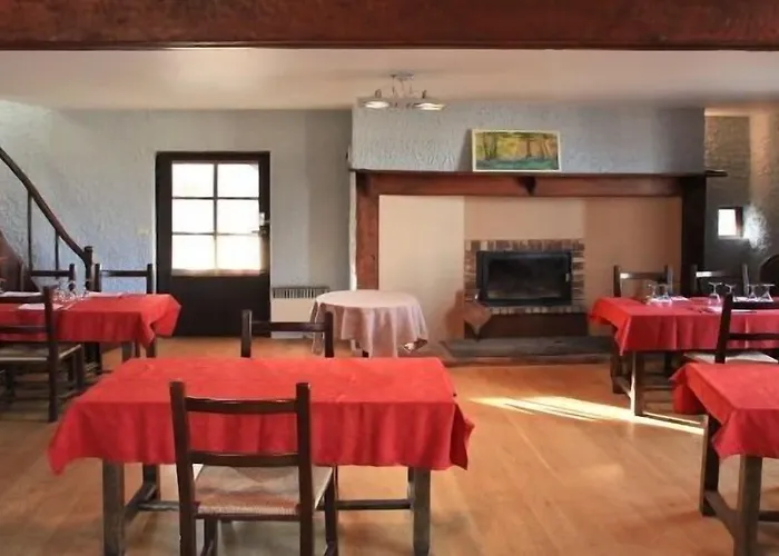 Le Victor Hugo - Et Restaurant - Logis 2* Saint-Céré