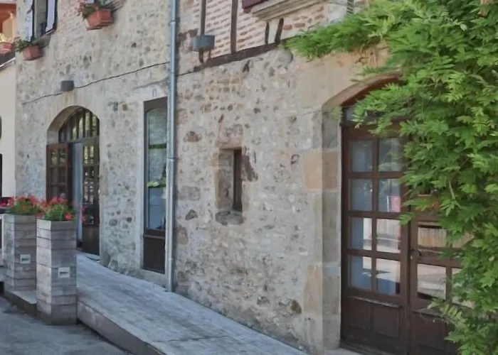 Le Victor Hugo - Et Restaurant - Logis Saint-Céré