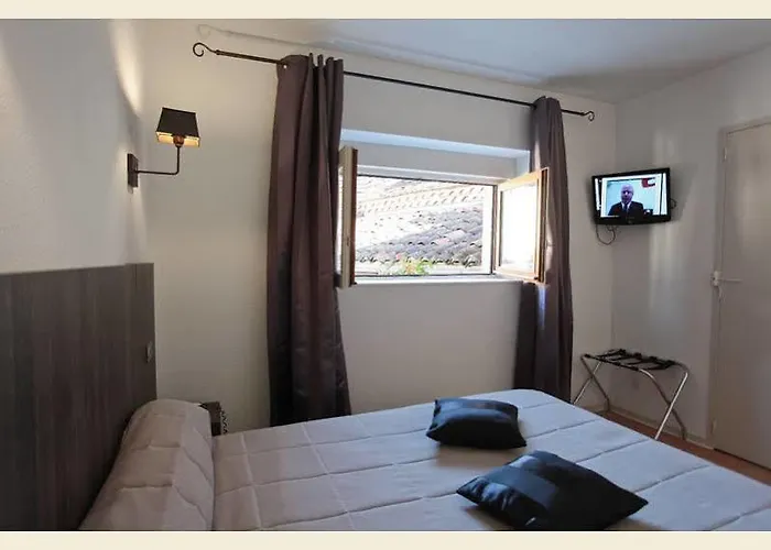 Le Victor Hugo - Et Restaurant - Logis 2*