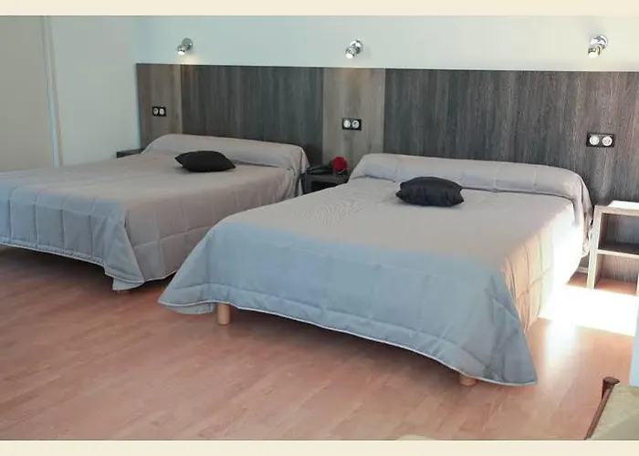 Le Victor Hugo - Et Restaurant - Logis 2*